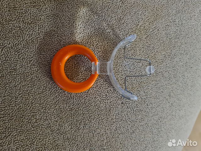 Вестибулярная пластина с бусинкой