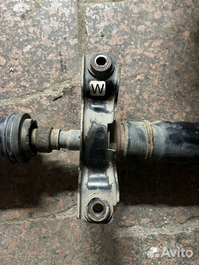 Карданный вал на Subaru Tribeca 2008 3.6