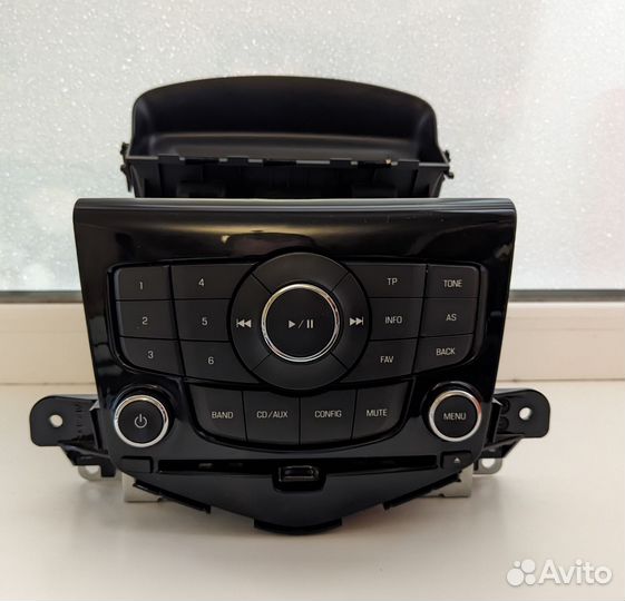 Штатная автомагнитола на chevrolet cruze