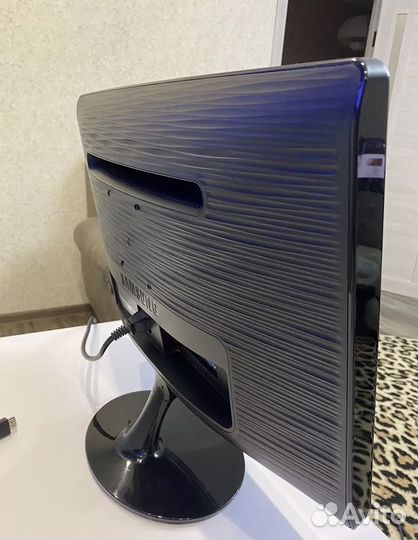 Монитор Samsung SyncMaster B2030 20