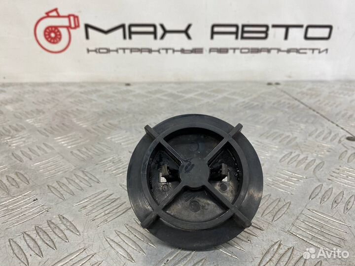 Б/У болт крепления запосного колеса Hyundai