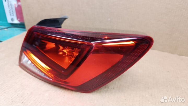 Фонарь задний правый Seat Leon