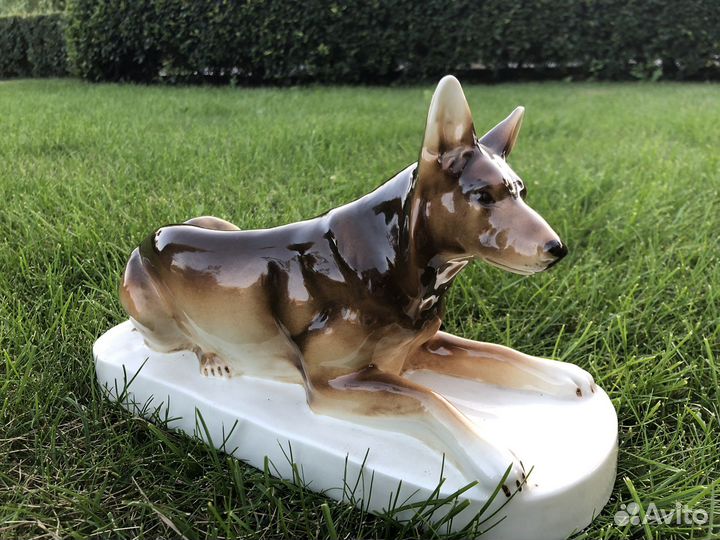 Старинный фарфор Овчарка Royal Dux Чехословакия