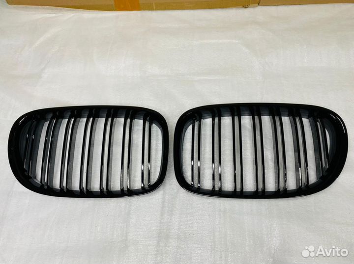 Решешка радиатора F01,03 до рест