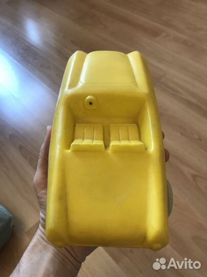 Игрушка СССР, желтая машина