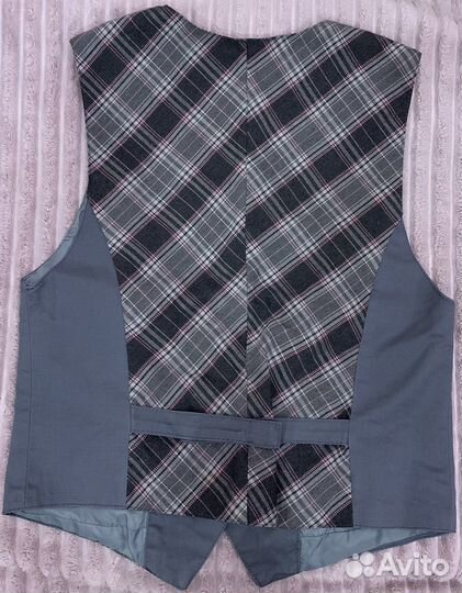 Серая школьная форма: 2 жилетки