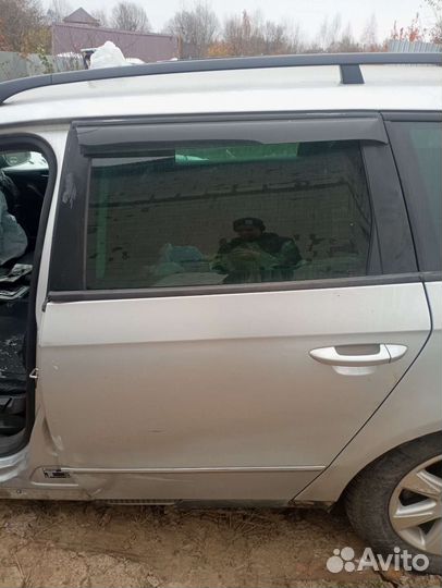 Задняя левая дверь Volkswagen Passat B6