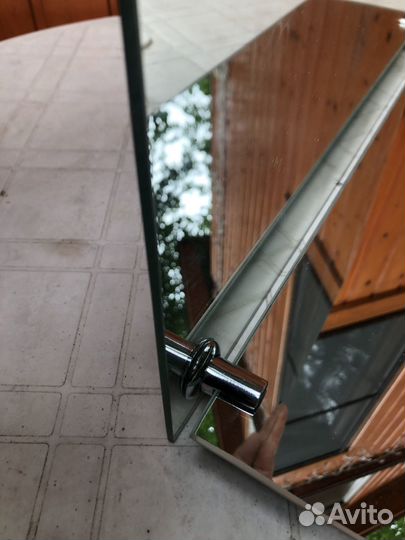 Зеркало в ванную с полочкой