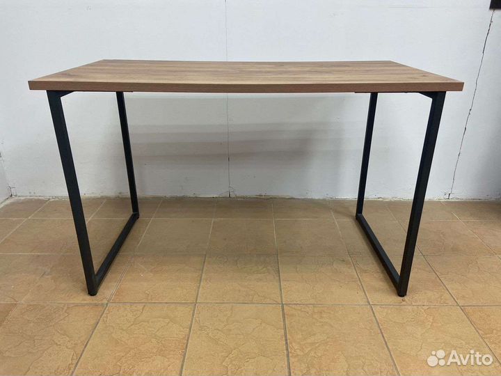 Обеденный стол в стиле Лофт