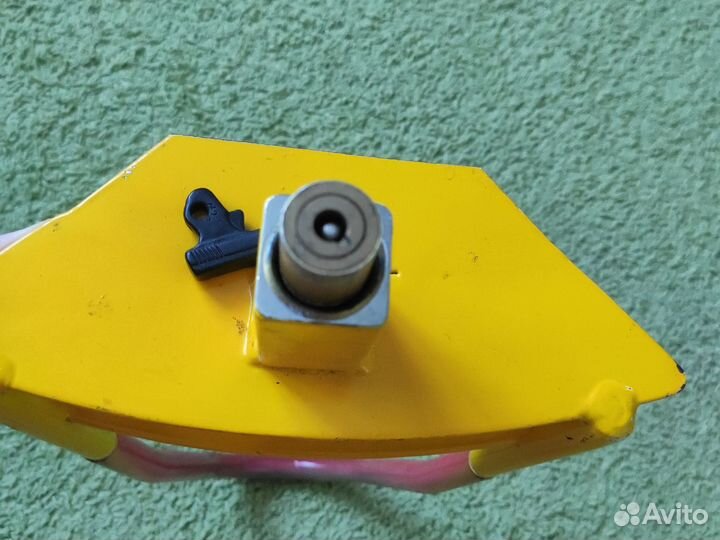 Блокиратор руля механический