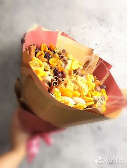 Букеты из сухофруктов и орехов