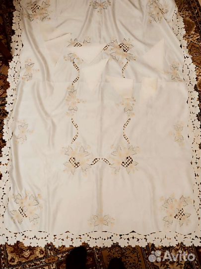 Скатерть новая с салфетками