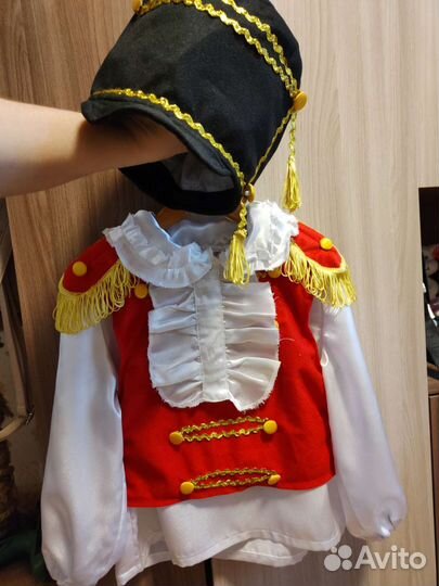 Новогодние карнавальные костюмы и платья