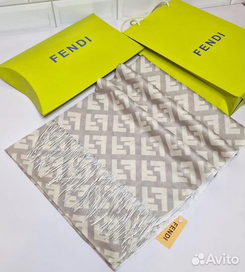 Шарф fendi