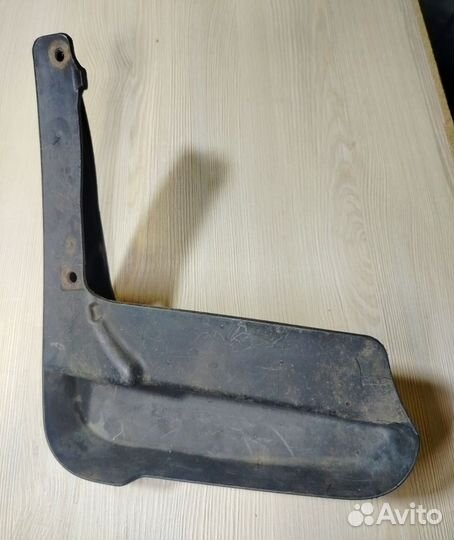 Брызговик задний правый Toyota Camry V55 V50