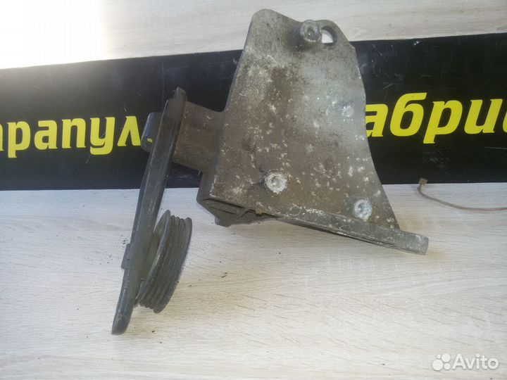 Кронштейн кондиционера Subaru Legacy Outback B13