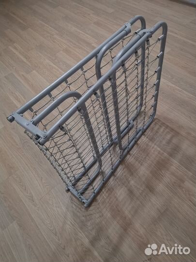 Раскладушка крепкая основание