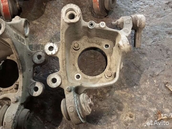 Кулак задний BMW 5, e60