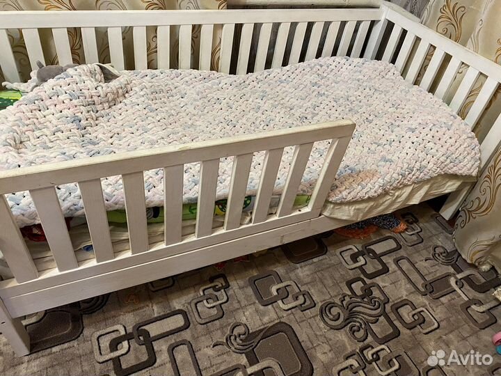 Кровать без матраса бу