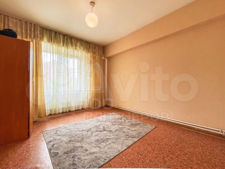 3-к. квартира, 82 м², 3/10 эт.