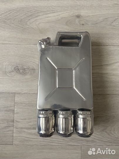 Штоф (графин) с рюмками