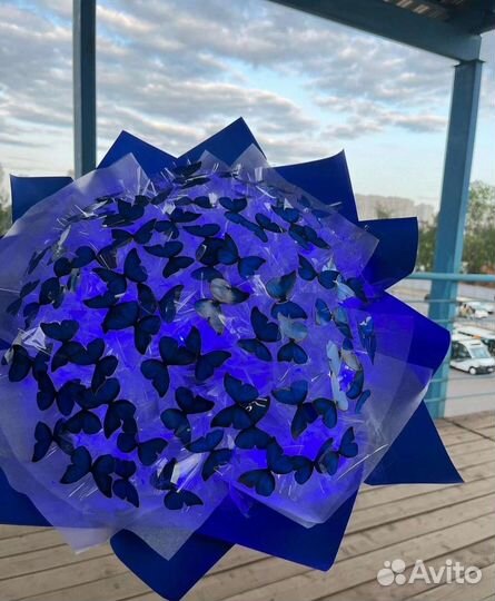 Букет из бабочек светящийся на 1 сентября