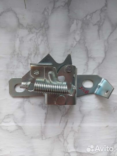 Замок капота на ваз