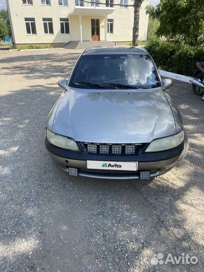Opel Vectra 2.0 МТ, 1998, 222 222 км