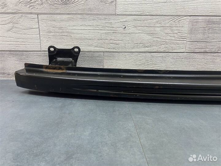 Усилитель заднего бампера VW Jetta 2006-2011