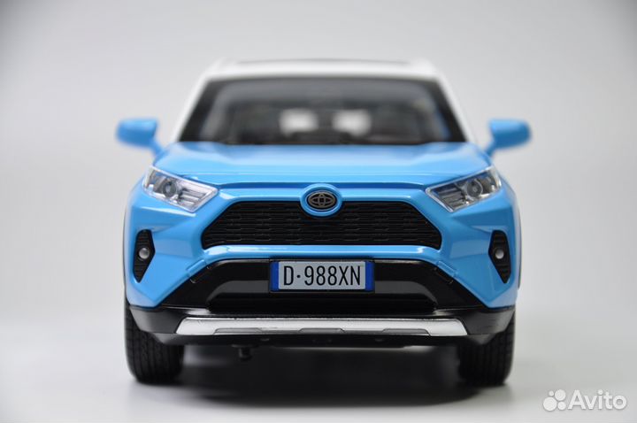 Модель авто Toyota RAV4 V (XA50) 1:24 металл