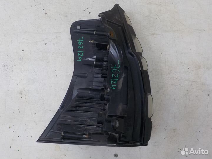 Б/У Б/У Фонарь задний правый Toyota Land Cruiser