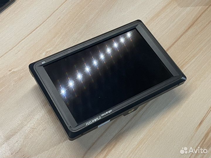 Накамерный монитор Feelworld f279