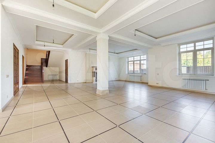 Дом 615 м² на участке 24,9 сот.