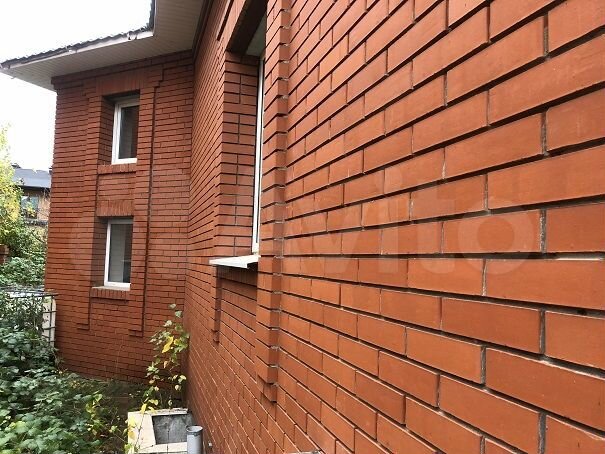 Коттедж 674,3 м² на участке 13 сот.