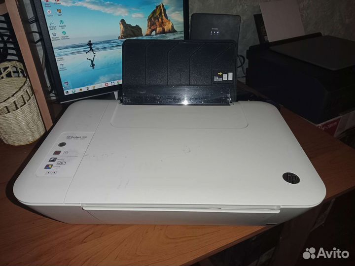 Цветной принтер сканер копир 3 в 1 HP deskjet 1510