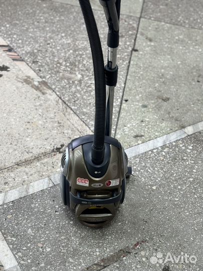 Пылесос LG V-C7265NTU