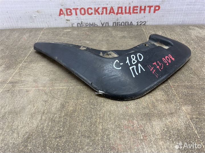 Брызговик передний левый Toyota Corolla C180