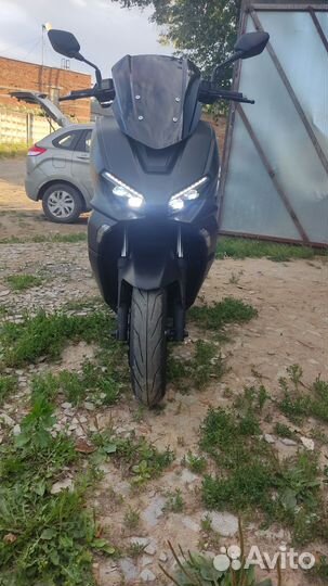 Продам макси скутер