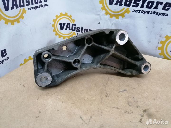 Кронштейн кпп Volkswagen Passat B6