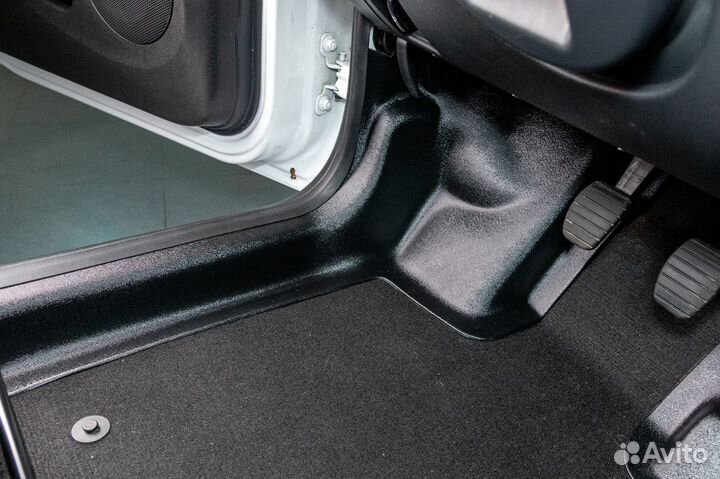 Накладки на ковролин порогов LADA Largus с 2021