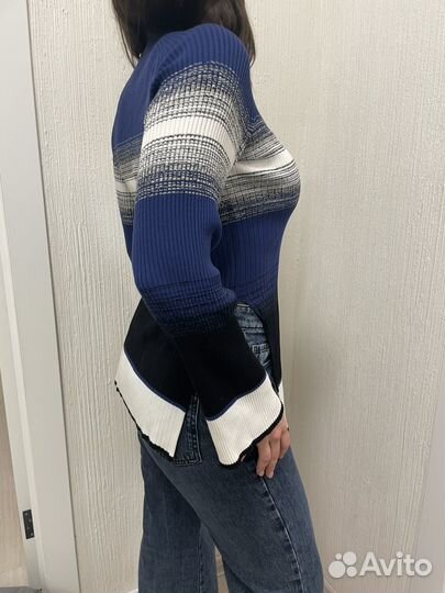 Свитер женский