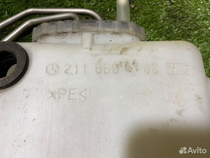 Бачок омывателя Mercedes-Benz W211