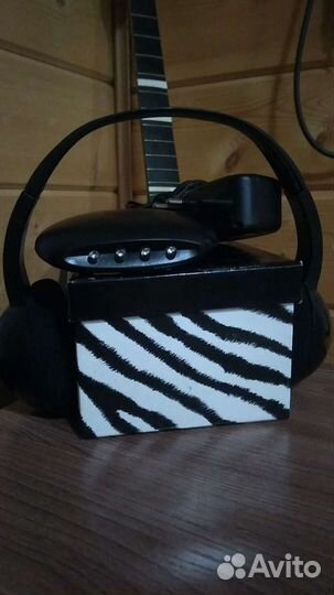 Беспроводные наушники микрофон, клавиши синтезатор