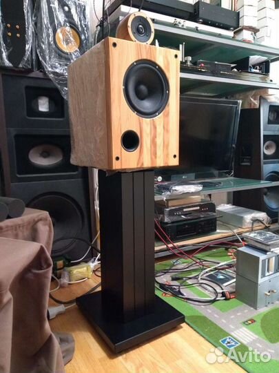 HI-END Loudspeakers Bassus Nutti