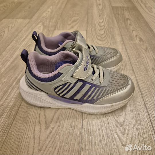 Кроссовки для девочки