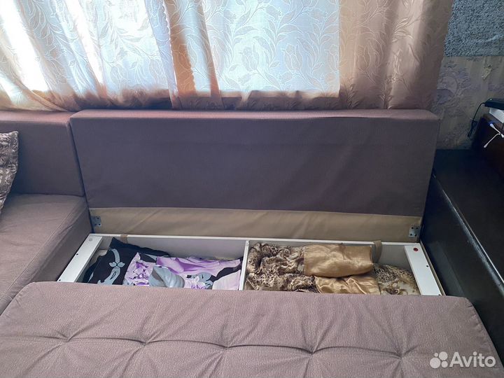 Большой угловой диван