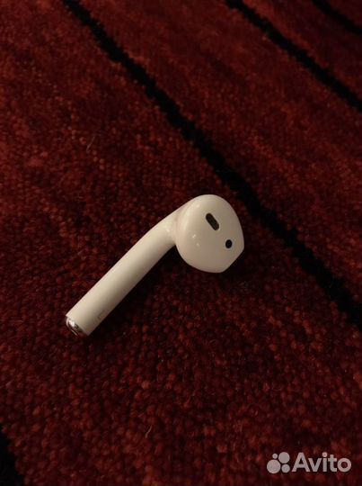Левый наушник Airpods 2 поколения оригинал