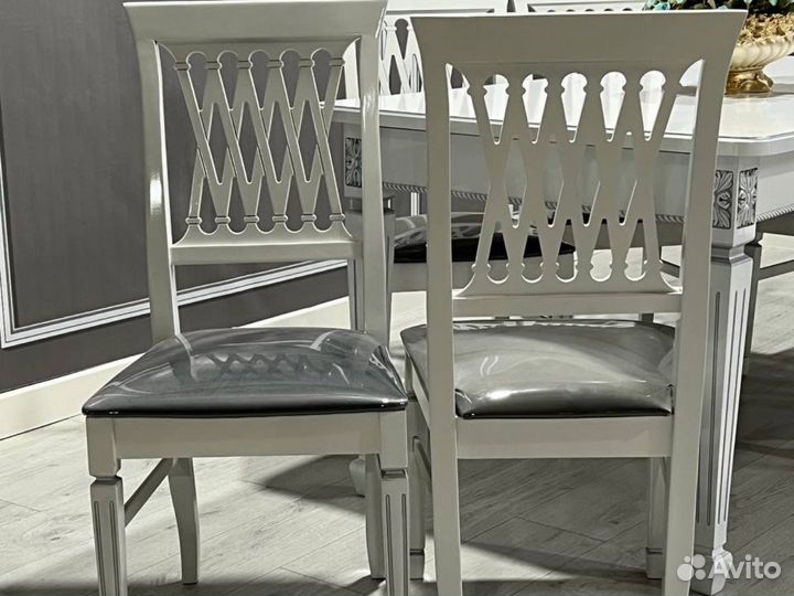 Стол и Стулья