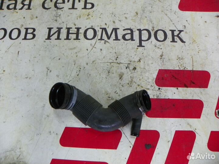 Патрубок воздушного фильтра Skoda Octavia