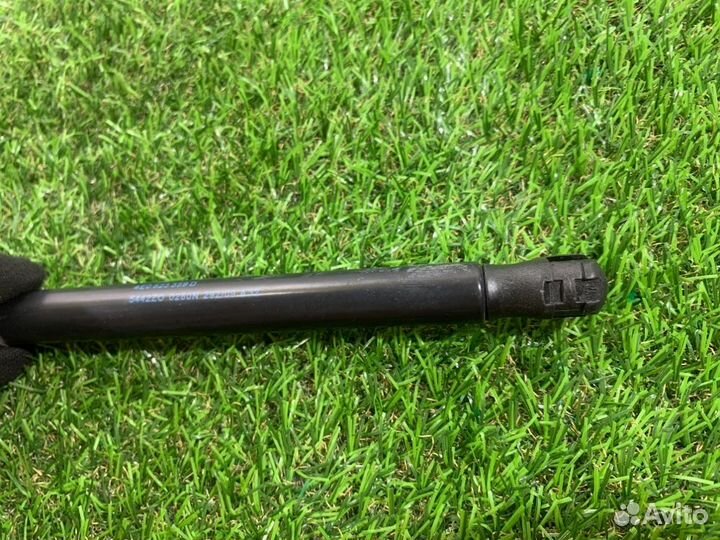 Амортизатор капота Audi A8 D3 BVJ 2009